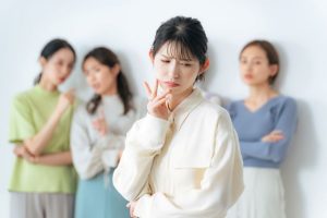 陰口を言われている女性
